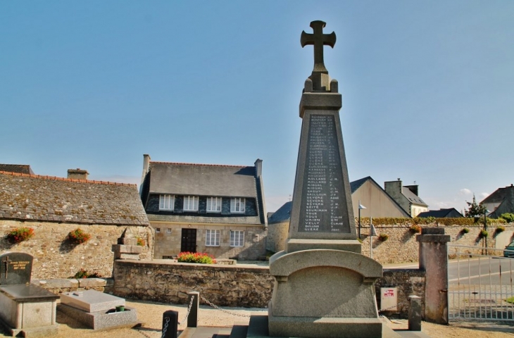 Monument-aux-Morts - Plougoulm