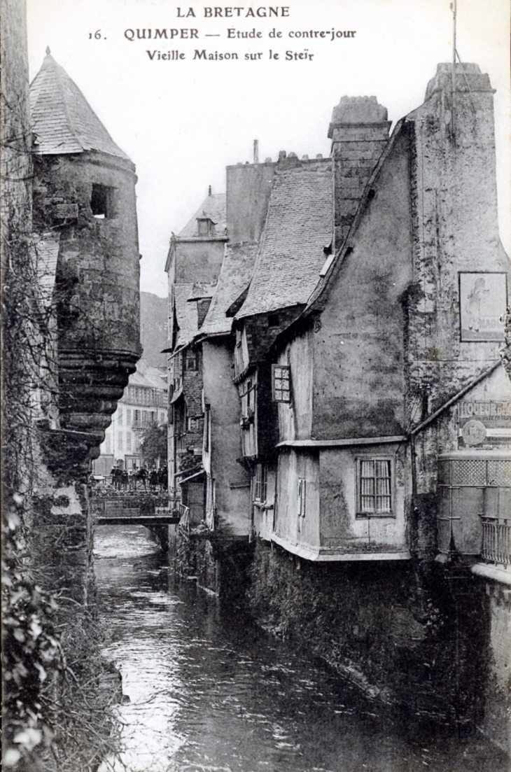 Vieiile maison sur le Steïr, vers 1920 (carte postale ancienne). - Quimper