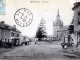 Le bourg, vers 1905 (carte postale ancienne);