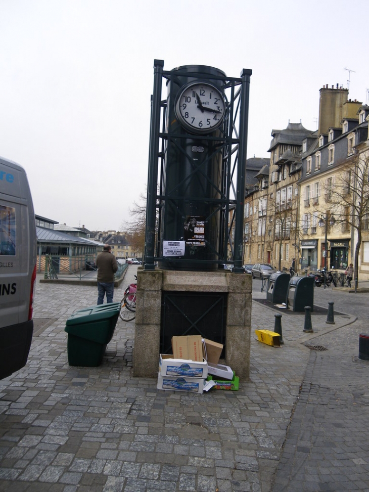 Horloge place des lices - Rennes