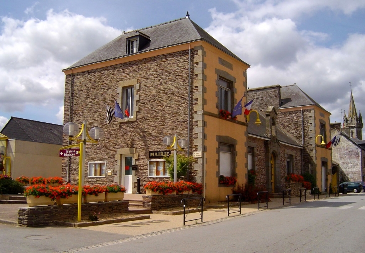 Mairie - Anciennement : Mairie et Ecole (1880) - Beignon