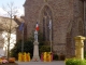 Place de l'église, fontaine et monument aux morts