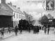 L'arrivée du Tramway, vers 1910 (carte postale ancienne).