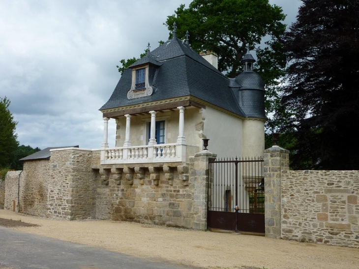 La Joie Notre-Dame 17ème ,appelée : La Porterie ou Maison des Confesseurs . - Hennebont