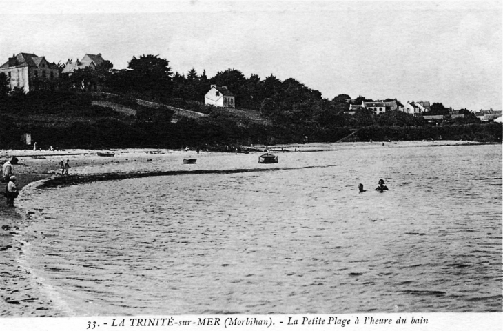 La petite plage à l'heure du bain, vers 1930 (carte postale ancienne). - La Trinité-sur-Mer