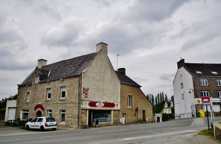 Le Village - Meucon