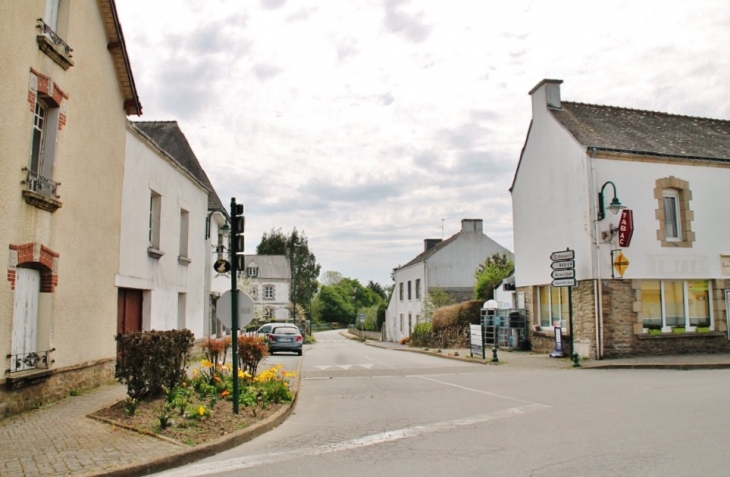 Le Village - Plougoumelen