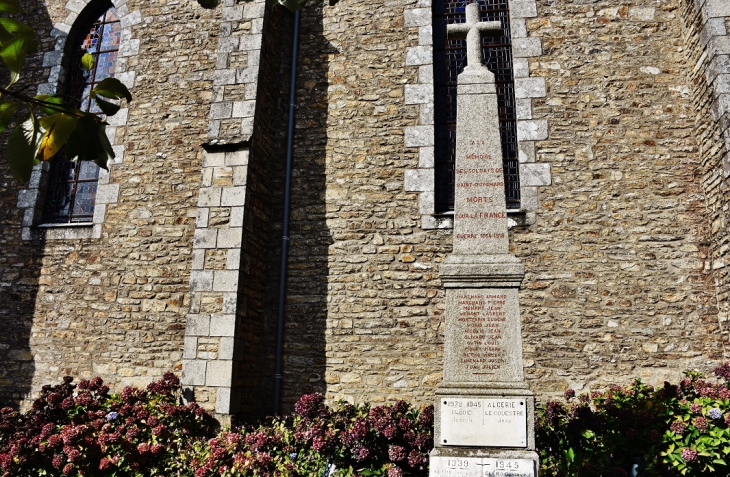 Monument-aux-Morts - Saint-Guyomard