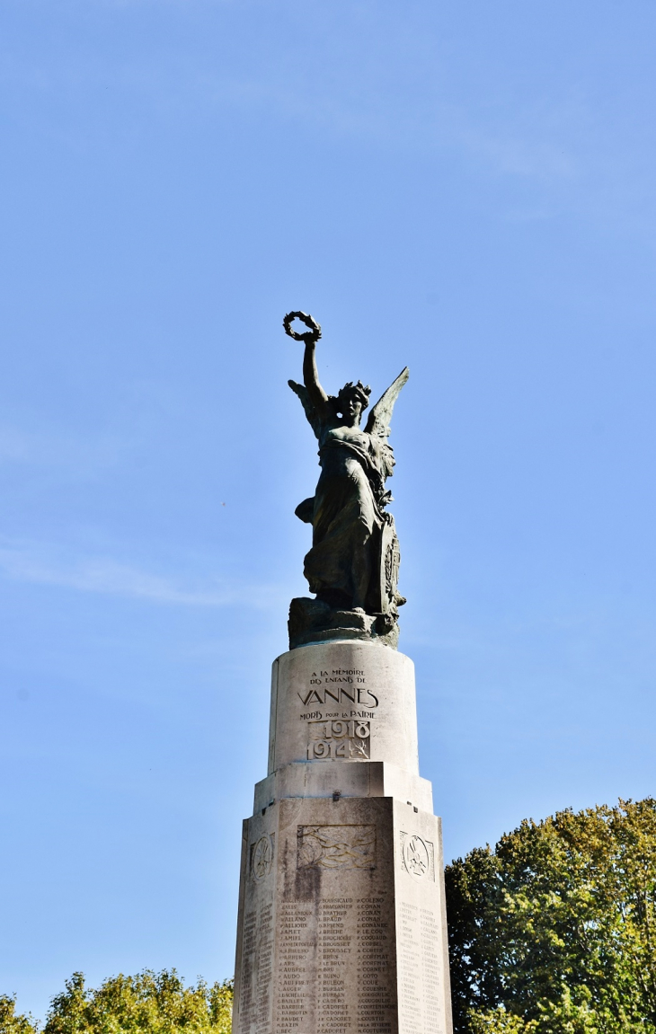 Monument-aux-Morts - Vannes