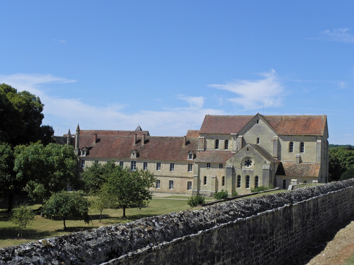L'Abbaye de Noirlac - Bruère-Allichamps