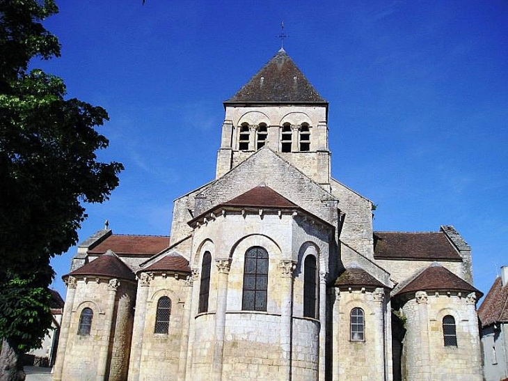 Le chevet de l'église - La Celle