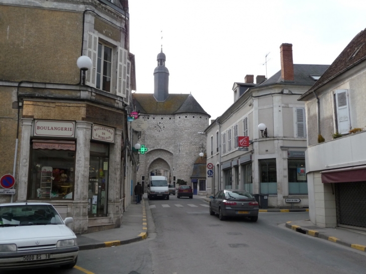 Porte de ville et beffroi - Mehun-sur-Yèvre