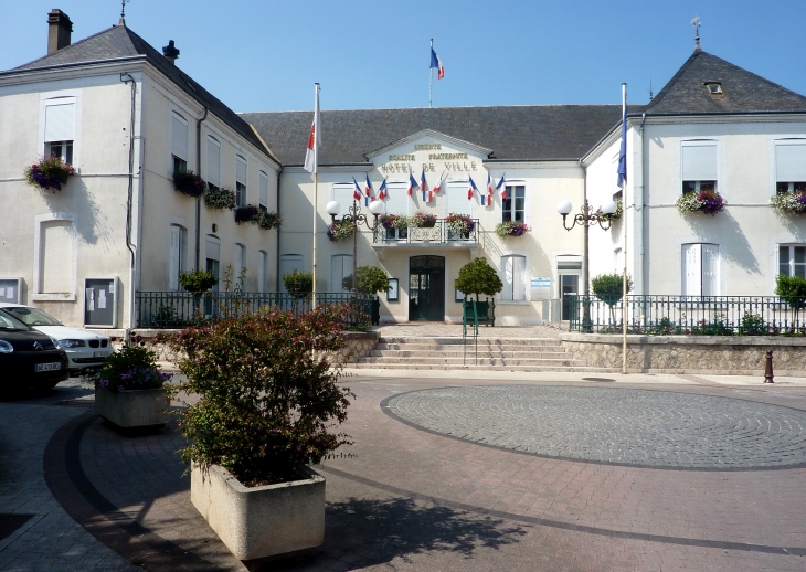 Hotell de ville - Mehun-sur-Yèvre