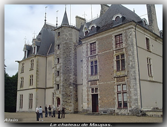 Chateau de Maupas. - Morogues