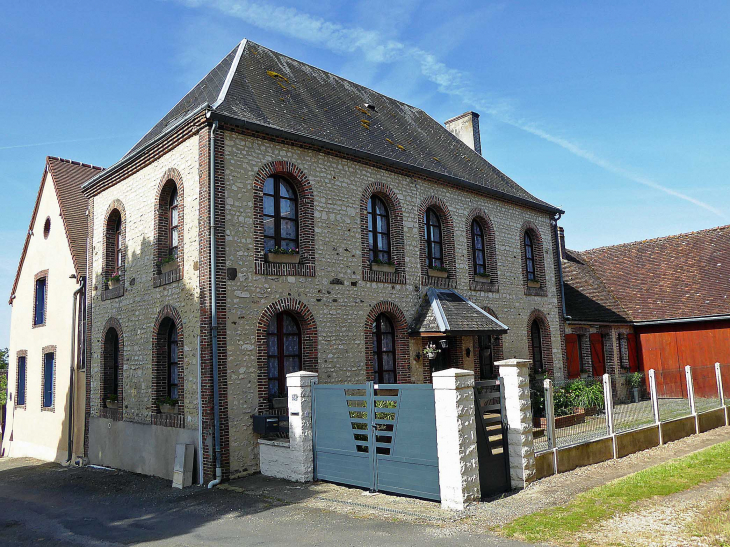 Maison dans le village - Frétigny