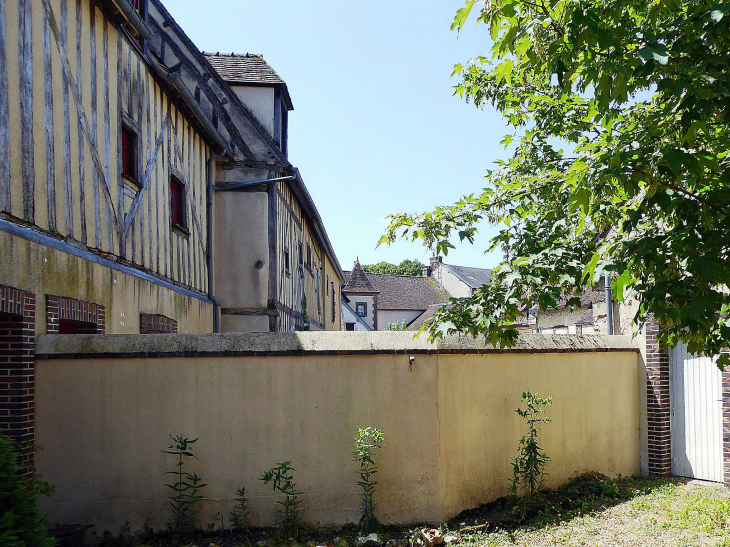 Maison dans la ville - La Ferté-Vidame