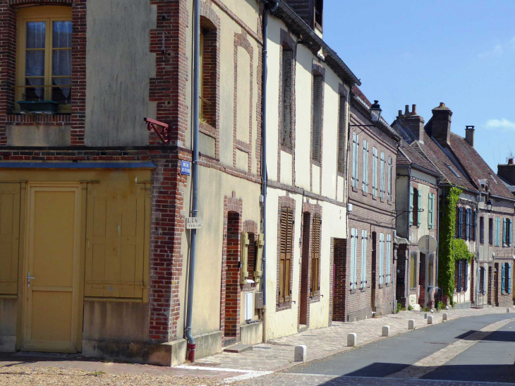 Une rue de ka ville - La Ferté-Vidame
