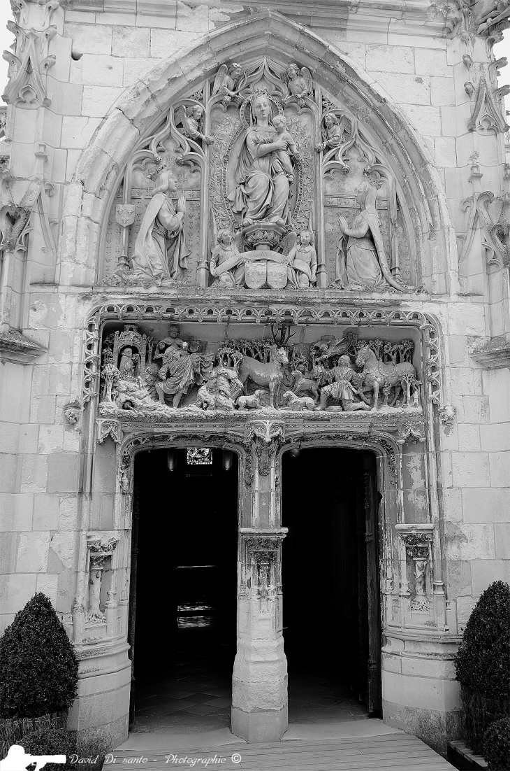 L'entrée de la chapelle St Hubert - Amboise