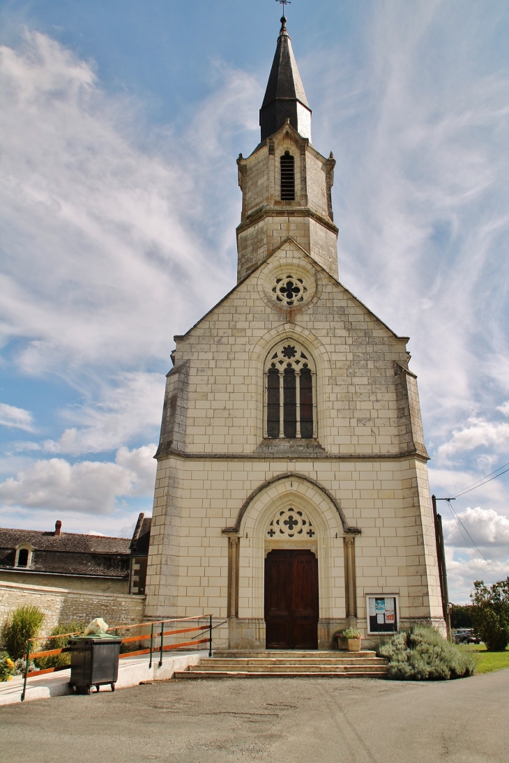 église St Pierre - Chaveignes