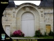 Le grand porche de l'abbaye de Noyer