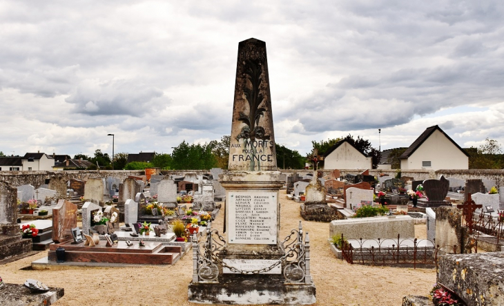 Monument-aux-Morts - Saint-Genouph