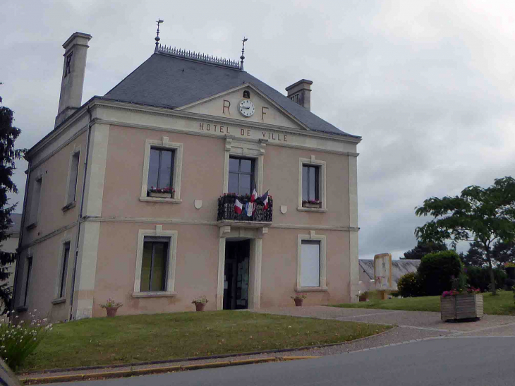 La mairie - Tournon-Saint-Pierre