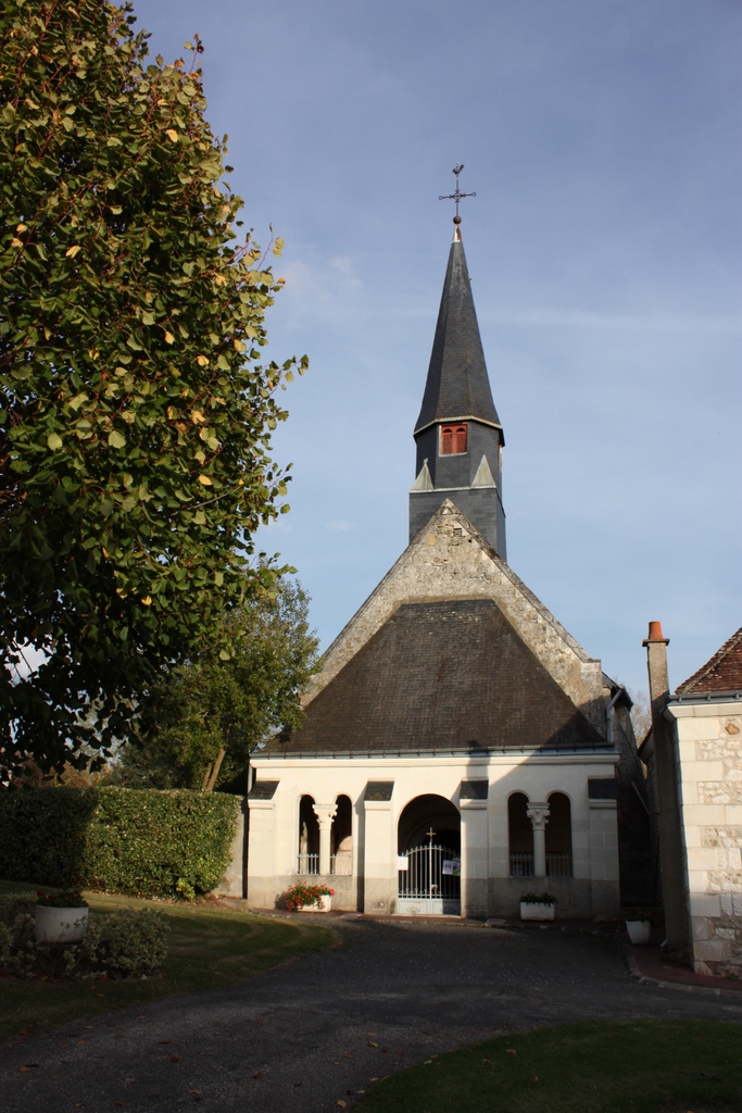 L'église de face - Varennes