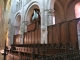 dans-l-eglise-abbatiale-les-stalles-et-l-orgue