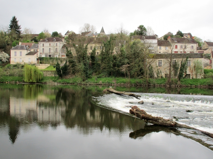 Déversoir sur la Creuse, au BLANC (Indre). - Le Blanc