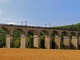 Le viaduc ferroviaire, ouvrage grandiose a été construit de 1848 à 1853 pour prolonger la ligne de Paris à Orléans, jusqu'à Toulouse. Il comprend 13 arches de 20m de large, il est haut de 38m.