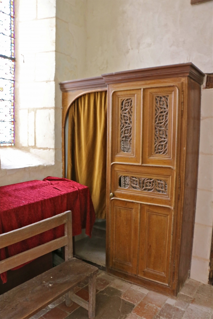 Eglise Saint Sulpice : le confessionnal. - Palluau-sur-Indre
