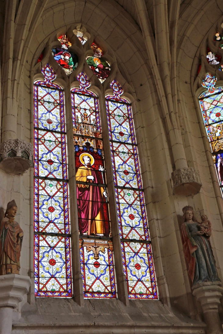 Vitraux du choeur de l'église Saint Sulpice. - Palluau-sur-Indre