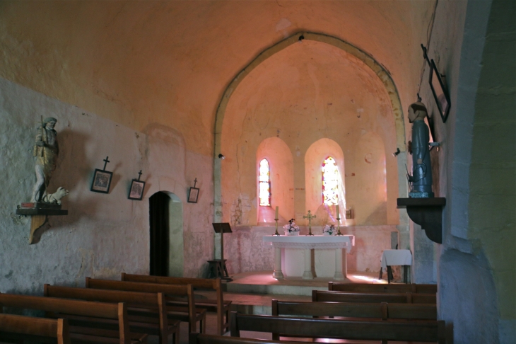 Eglise Saint Aignan : le choeur avec son abside en cul de four. - Saint-Aigny