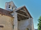 Le porche de l'église Saint Aignan.