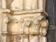 Chapiteaux sculptés du portail de l'église Saint Aignan.