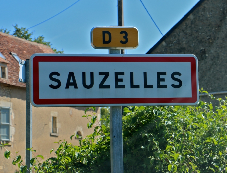 Les habitants sont appelés Les Sauzellois. - Sauzelles