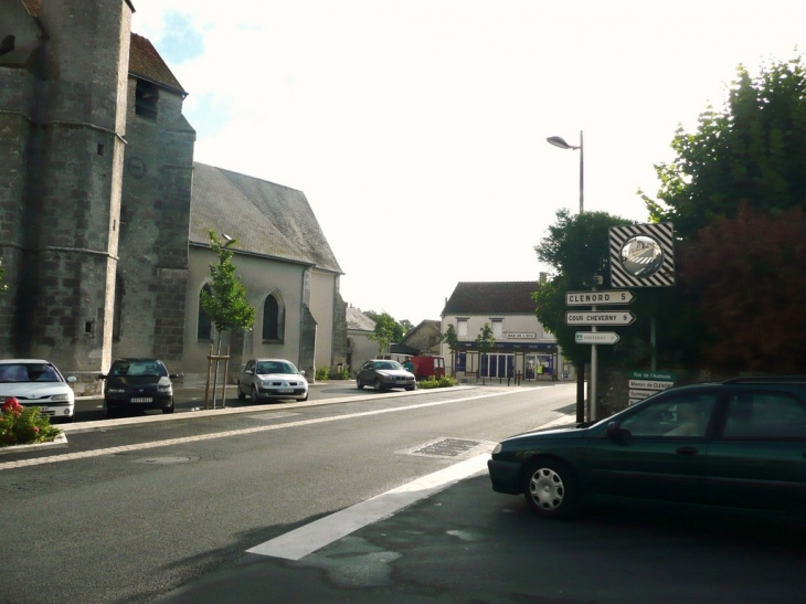 Place église - Mont-près-Chambord