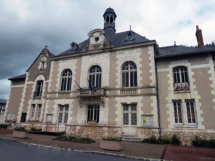 La mairie - Vallières-les-Grandes
