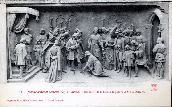 Jeanne d'Arc et Charles VII à Chinon, vers 1910 (carte postale ancienne). - Orléans