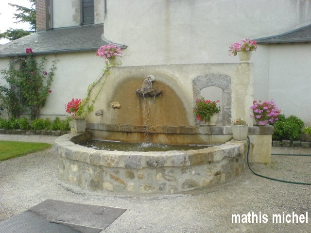 Fontaine de l'eglise - Sigloy