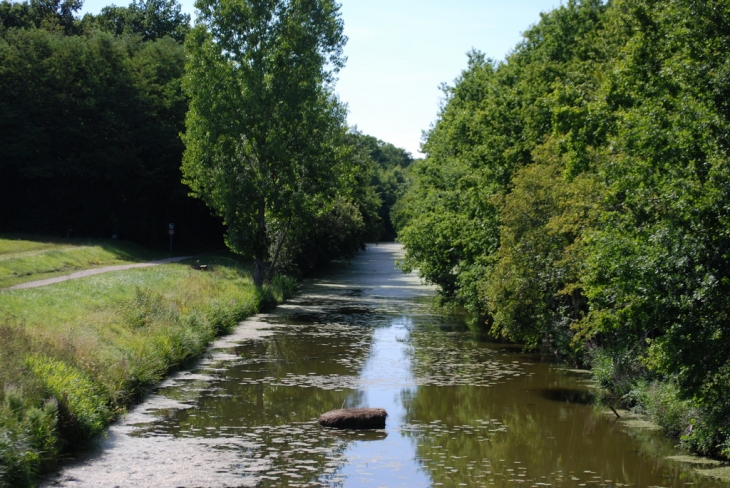 Le canal - Sury-aux-Bois