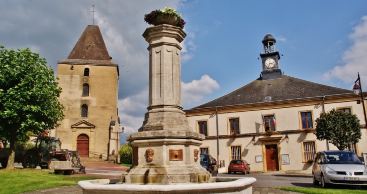 La-mairie et la Fontaine - Francheval