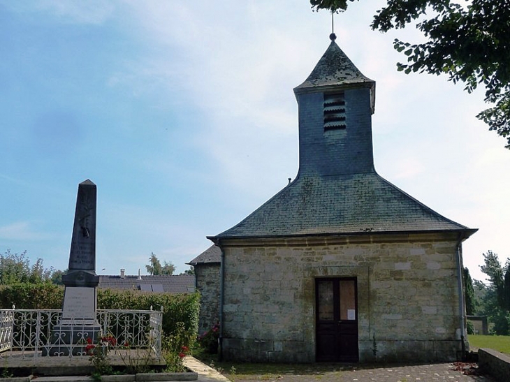 L'entrée de l'église - La Horgne