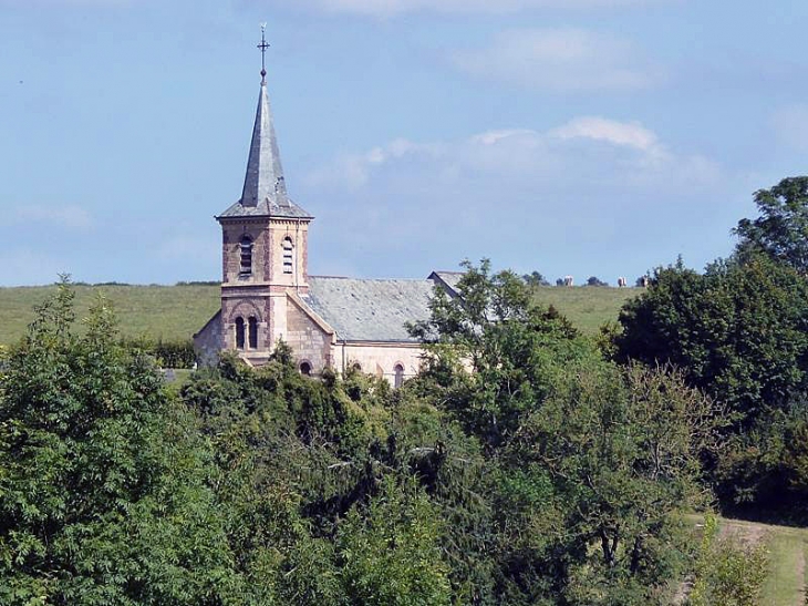 Vue sur l'église - Marquigny