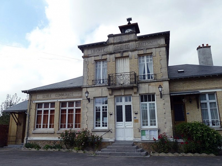 La mairie - Ménil-Annelles