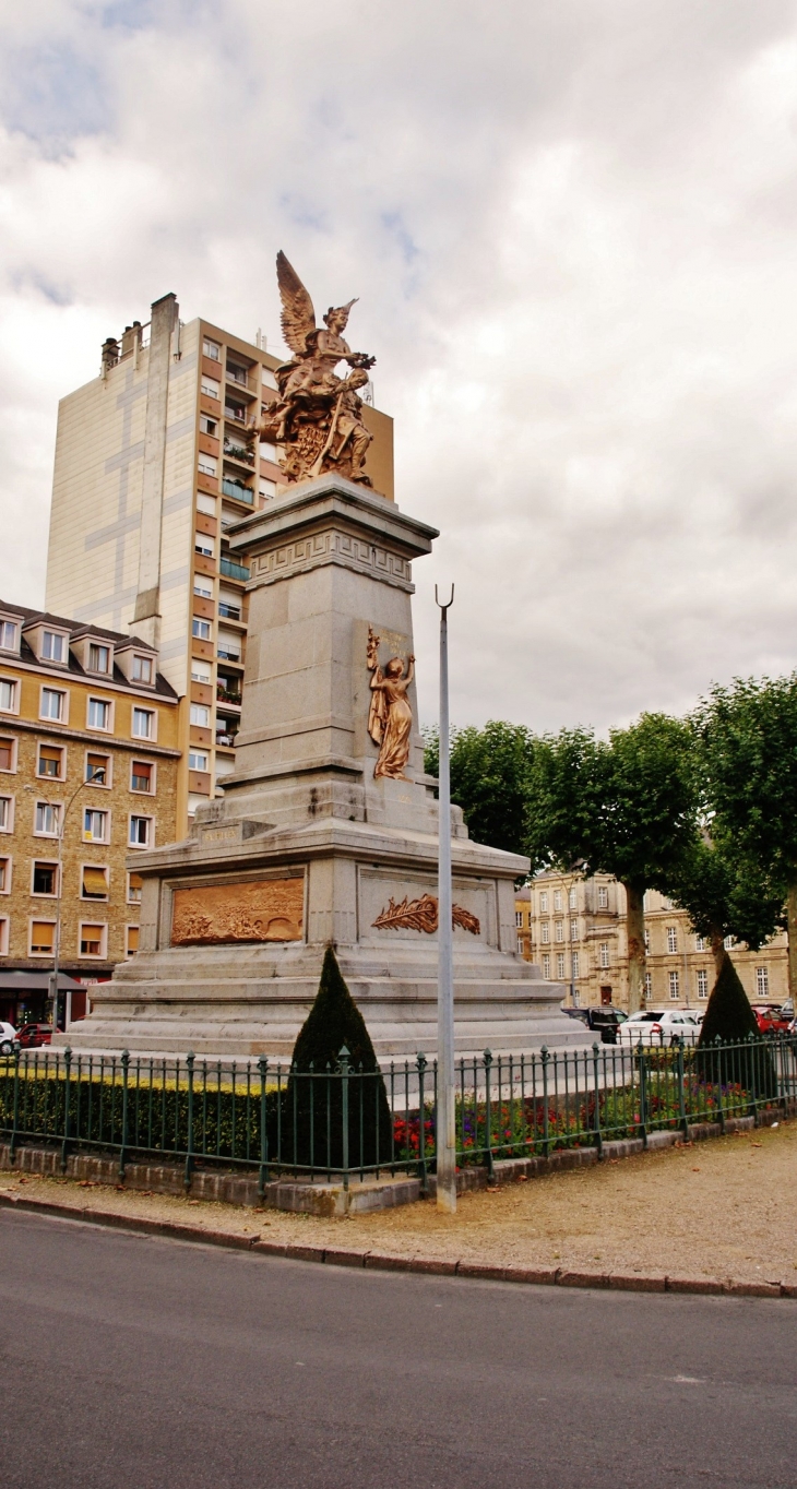 Monument aux Morts - Sedan