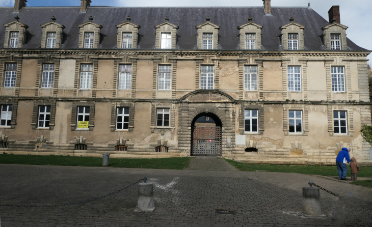 Le palais des Princes ou château Bas - Sedan