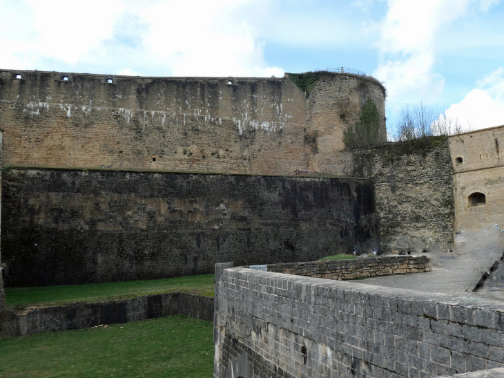 Le château fort : bastion des Dames - Sedan