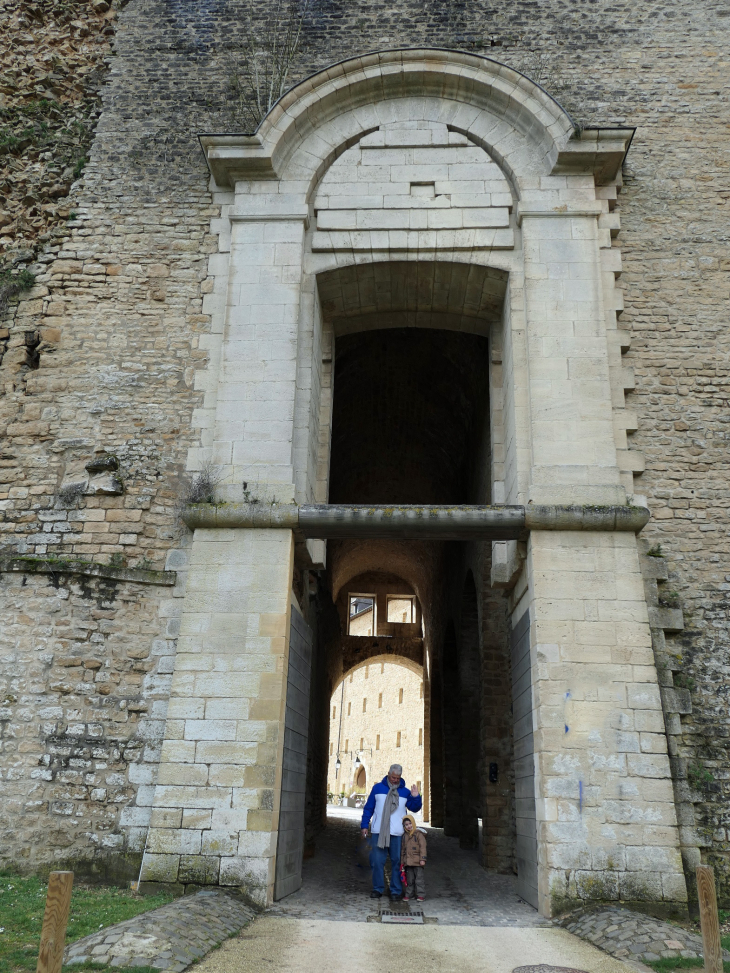 Le château fort : la porte des Princes - Sedan