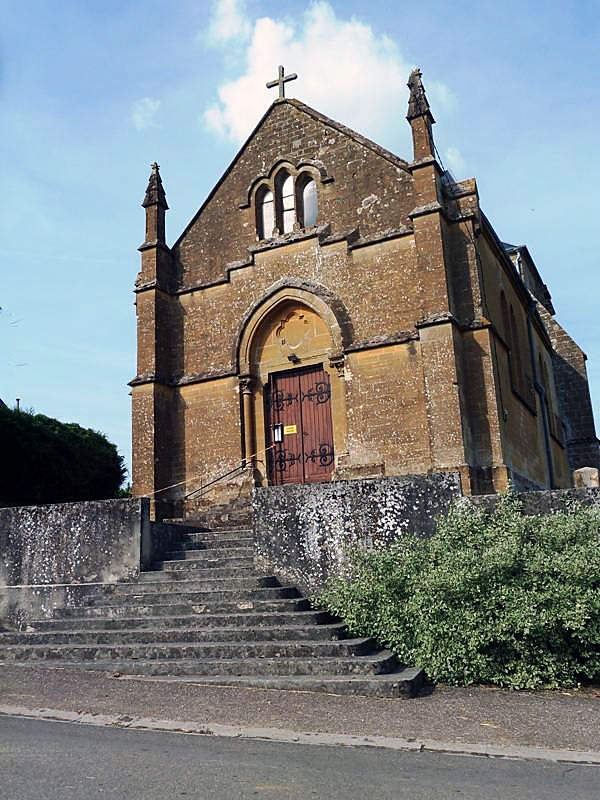 L'entrée de l'église - Verrières